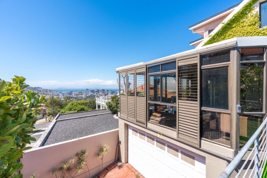 5 Bedroom Property for Sale in Oranjezicht Western Cape